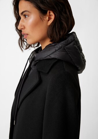 Manteau mi-saison comma casual identity en noir