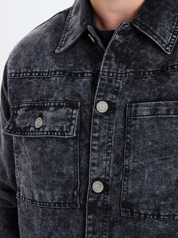 Dxnmxrk Tussenjas 'DXFinn' in Zwart