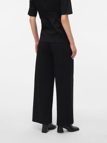 MAMALICIOUS - Pierna ancha Pantalón 'MLTALIA' en negro