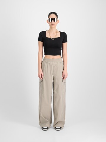 ALPHA INDUSTRIES Loose fit Cargo trousers in Beige
