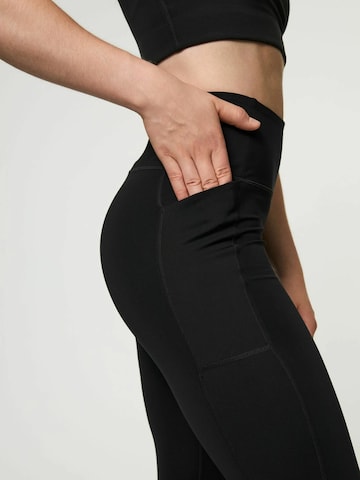 Girlfriend Collective Regular Sportbroek in Zwart