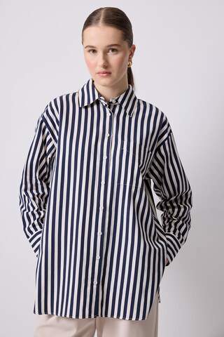 Touche Prive Blouse in Blue: front