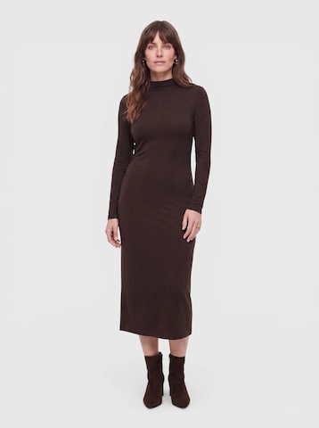 everly® - Vestido em castanho