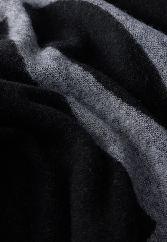 Lala Berlin Scarf in Black