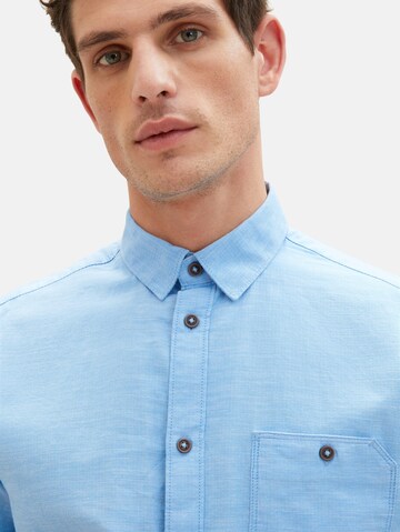 Coupe regular Chemise TOM TAILOR en bleu