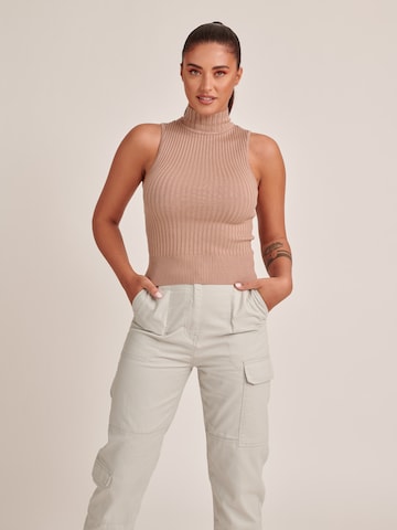 ABOUT YOU x Antonia - Top 'Claire' en beige: frente