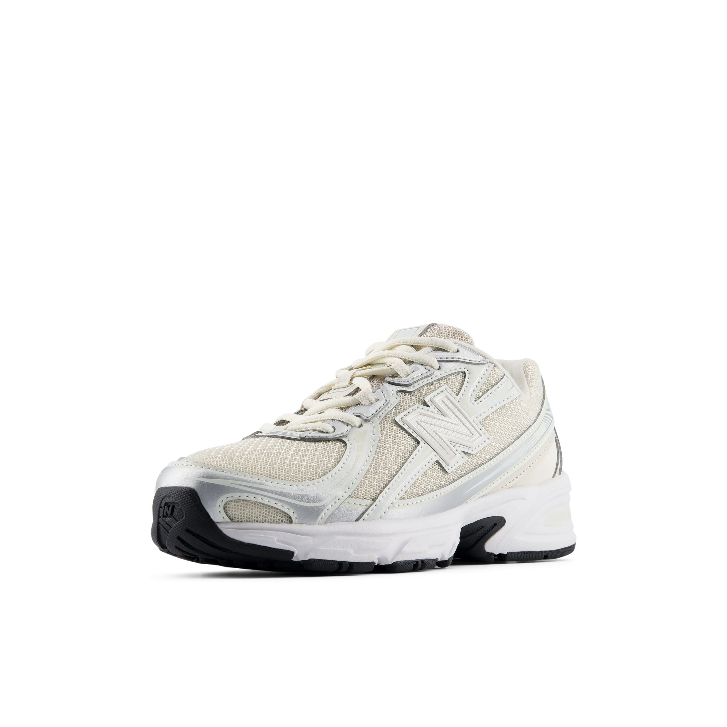 new balance Trainers '740' in Beige: front