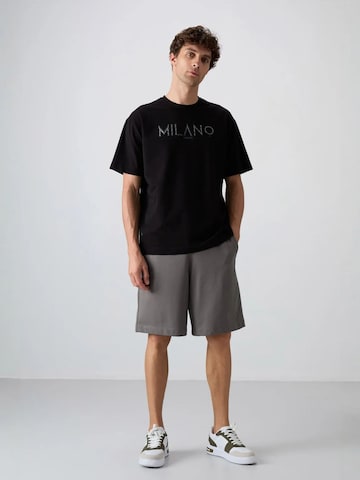 Tommy Life Shirt in Black
