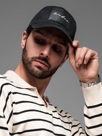 Ombre Cap in Black