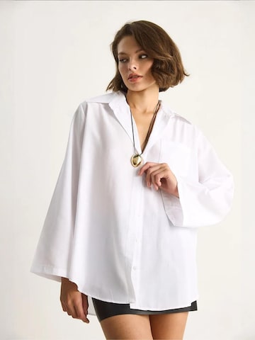 Camicia da donna di Bianco Lucci in bianco