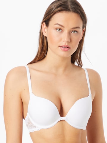 Boux Avenue T-shirt Bra in White: front