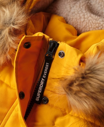 Veste d’hiver 'Everest' Superdry en jaune