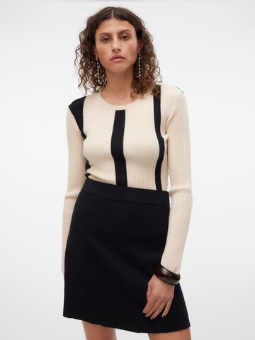 Pullover 'VMGOLD NEW' di VERO MODA in beige: frontale