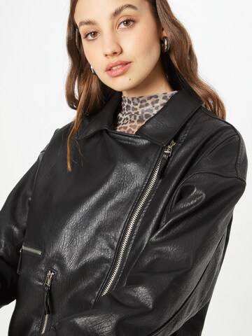 In The Style Between-Season Jacket 'CARYS' in Black