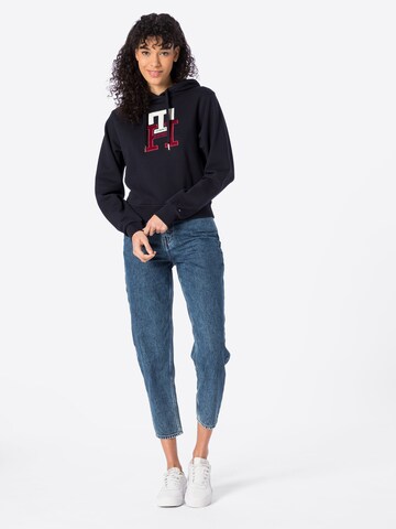 TOMMY HILFIGER Sweatshirt i blå