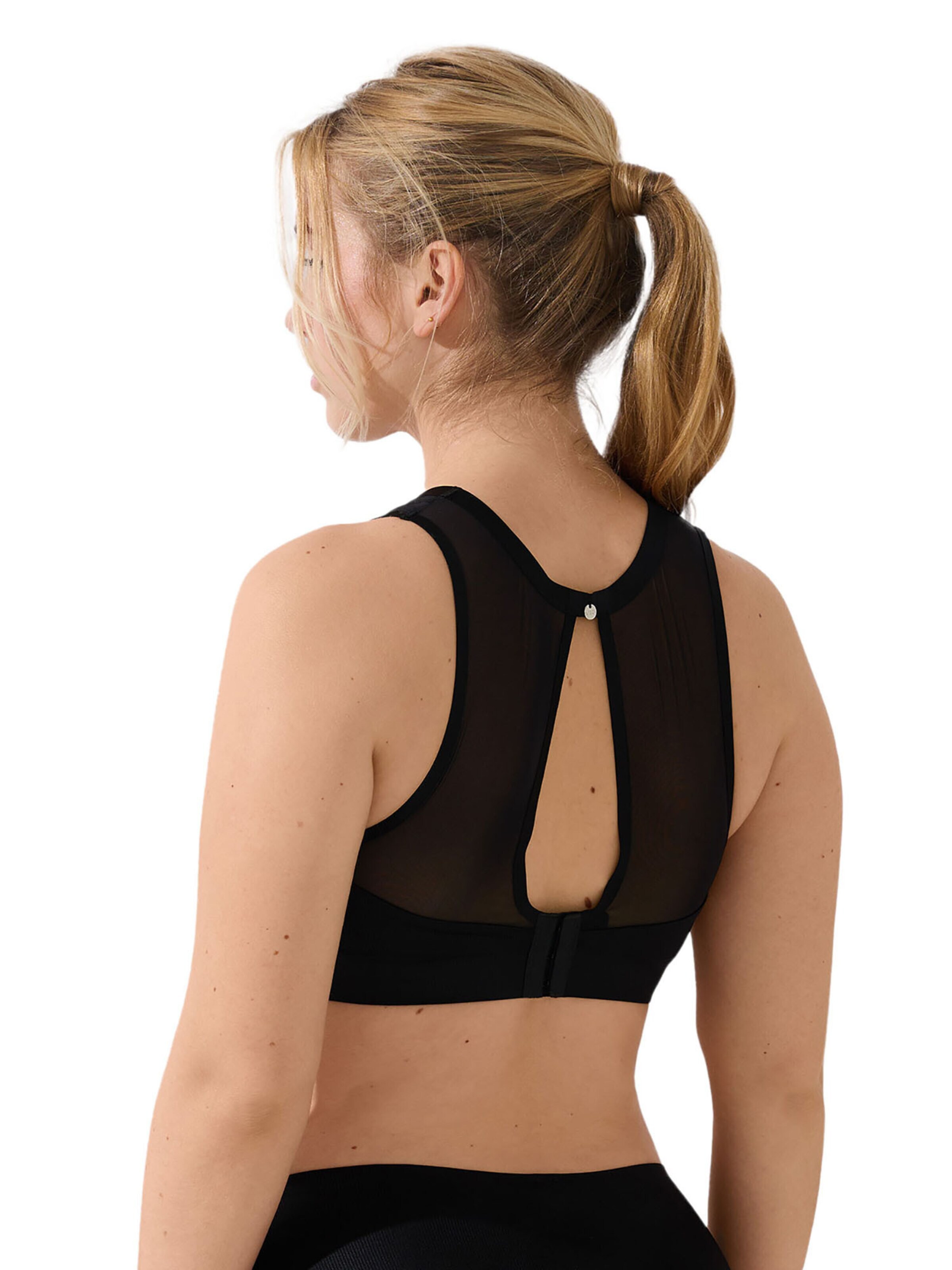 Lisca Sports Top 'Lifestyle' in Black