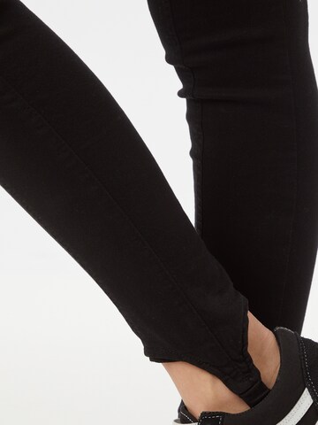 Gina Tricot Skinny Jeans 'Molly' in Schwarz