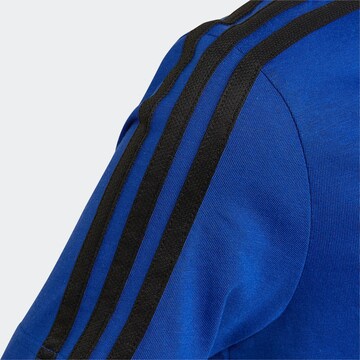 ADIDAS SPORTSWEAR Функционална тениска 'Essentials 3-Stripes' в синьо