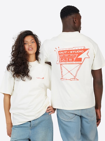 Top di Legacy Studios in bianco