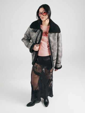 Maglietta 'Pony Hair' di GUESS in rosa