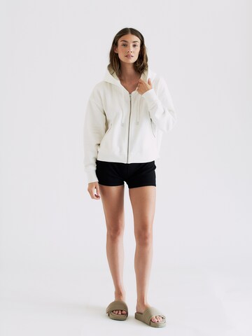 RÆRE by Lorena Rae Zip-Up Hoodie 'Cay' in White
