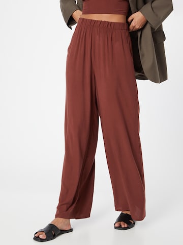 Wide Leg Pantalon 'Liz' ABOUT YOU en marron : devant