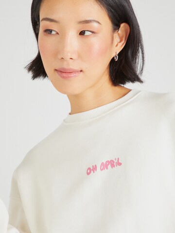 Sweat-shirt 'Era Of Me' OH APRIL en beige