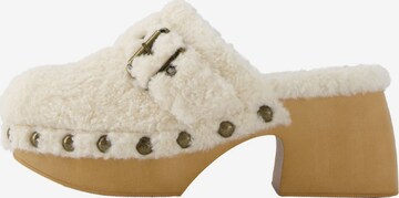 Clogs di Bershka in bianco