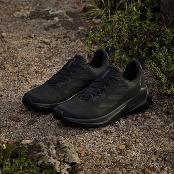 Chaussure basse 'Trailmaker 2' ADIDAS TERREX en noir