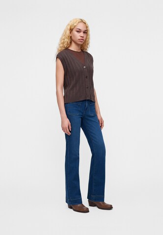 WRANGLER Flared Jeans in Blau