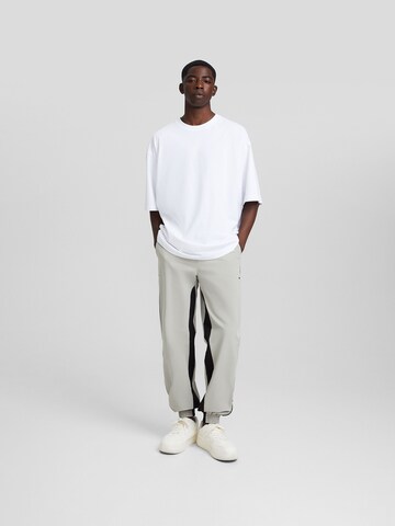 Bershka Tapered Broek in Grijs