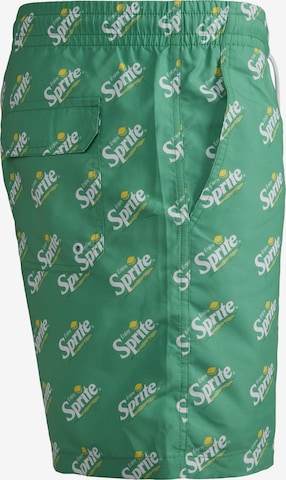Mister Tee Regular Board Shorts in Green