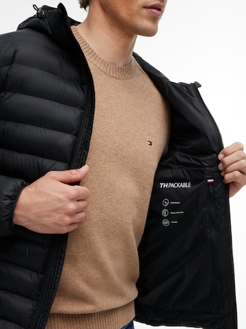 TOMMY HILFIGER - Chaqueta de entretiempo en negro