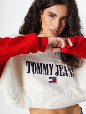 Tommy Jeans Tröja i vit