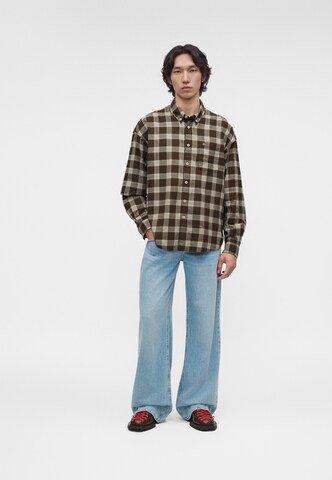 NAPAPIJRI - Ajuste regular Camisa en marrón: frente