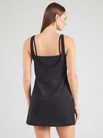 Robe de sport Abercrombie & Fitch en noir