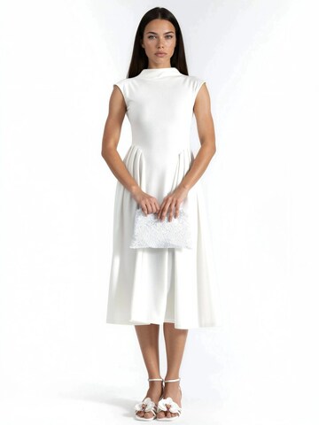 Busem Midi Kleid in Weiß: Vorderseite