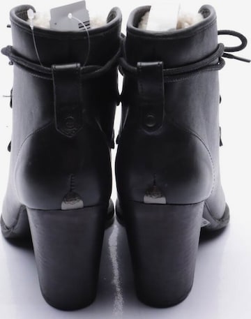 UGG Stiefeletten 41 in Schwarz