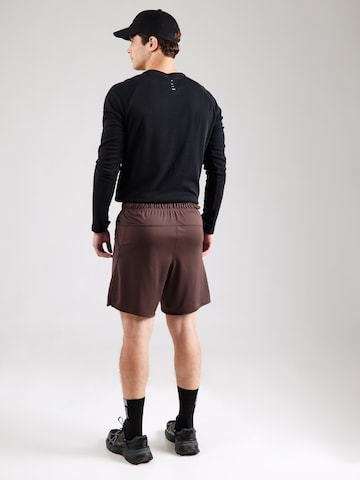 regular Pantaloni sportivi di NIKE in marrone