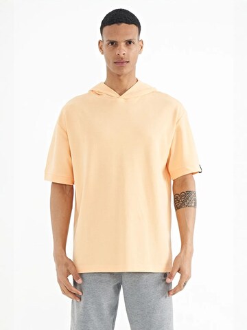 Tommy Life Shirt in Orange: front