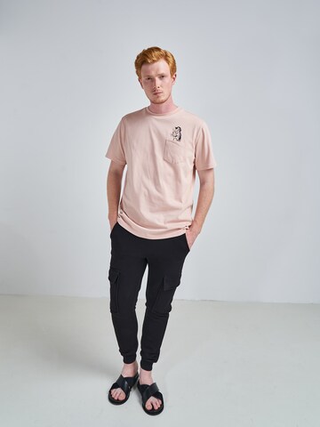 T-Shirt 'Liam' ABOUT YOU x Swalina&Linus en rose