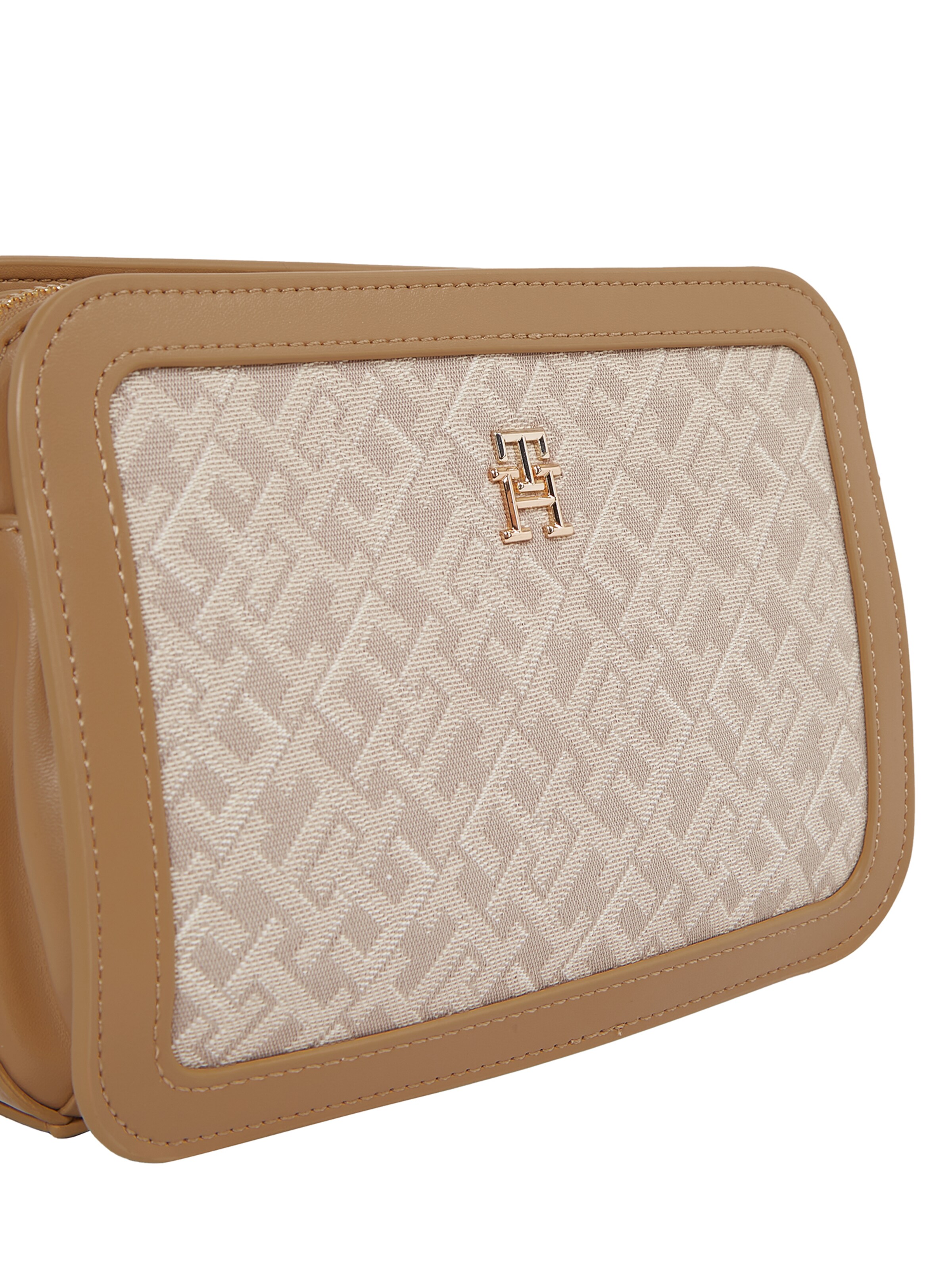 TOMMY HILFIGER Crossbody bag in Brown