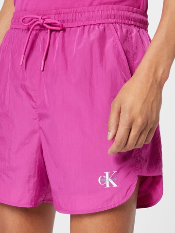 regular Pantaloni di Calvin Klein Jeans in lilla