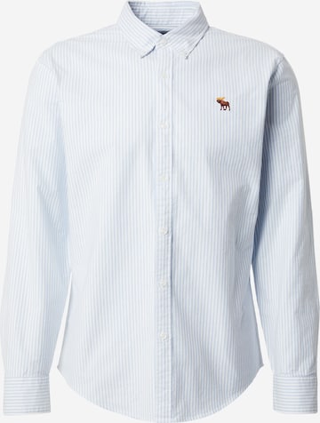 Coupe regular Chemise Abercrombie & Fitch en bleu : devant