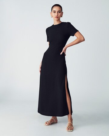 St MRLO Dress in Black: front