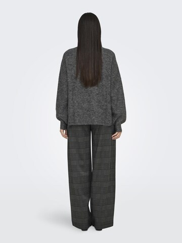 JDY - Jersey 'INGEBORG' en gris