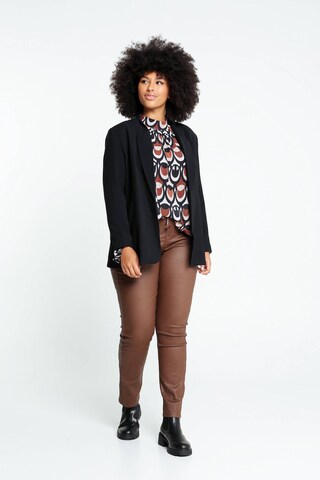 Paprika Blazer in Black