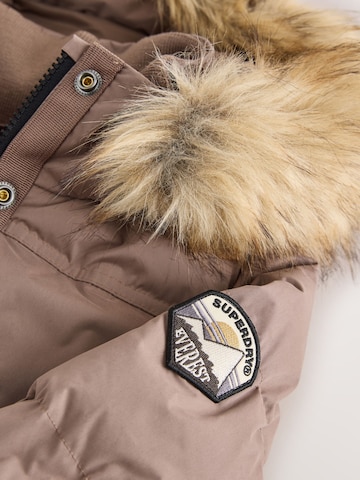 Superdry & Co Winterjas 'Everest' in Bruin
