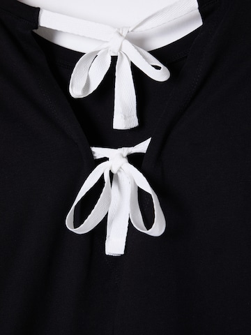 T-shirt Trendyol Curve en noir