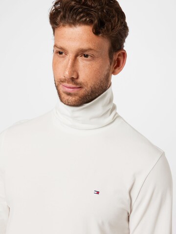 TOMMY HILFIGER - Camiseta en blanco